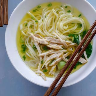 1b. Sopa De Fideos Con Pollo