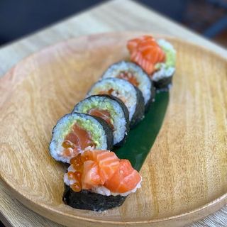 Futomaki De Toro Y Salmón