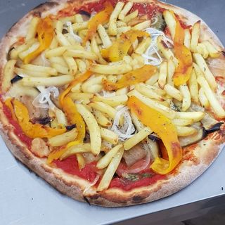 Pizza peperonata