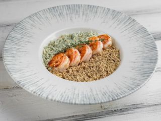 Ризото з креветками, сиром Дор Блу та крихтами волоського горіху (350g)