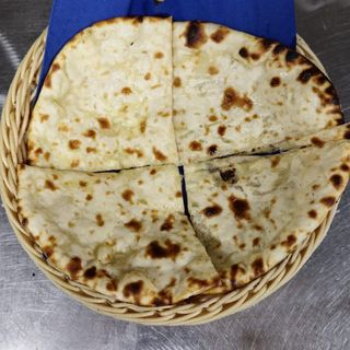 CHEESE NAAN