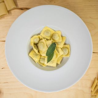 Agnolotto di magro al burro e salvia 