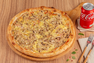 Pizza Capricciosa 33cm + Coca-Cola
