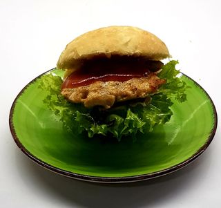 ქათმის ფილეს ჰამბურგერი