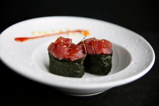 50 Gurkan Nigiri Tartar De Atún (2 Uds.)