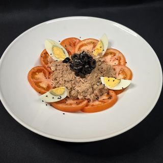 ENSALADA DE TOMATE Y ATUN 