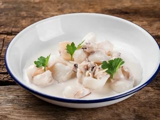 Каракатиця бебі у вершковому соусі (200g)