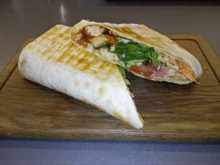 Шаурма з куркою,  сиром моцарела та овочами (340г)