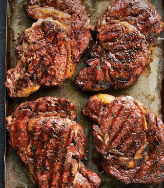 Ceafa de porc cu cartofi taranesti