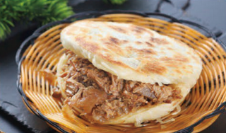 51 Panino cinese con maiale