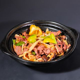 Manzo in pentola di terracotta