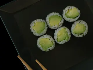 Hosomaki z awokado (110g)