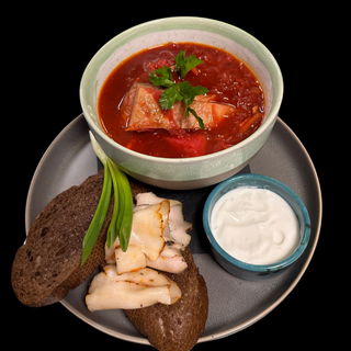 Борщ з грінками та салом