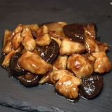 311.  Pollo Con Bambú Y Setas Chinas