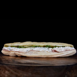 Sendvič sa pilećom salatom