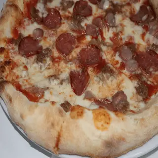 PEQUEÑA CARNIVORA
