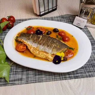 Filetto di branzino alla mediteranea