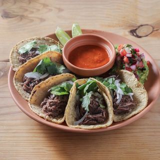 Taquiza para 4 / Sudadero de ternera y Carnitas