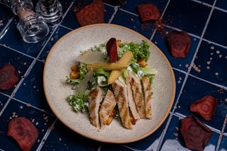 ცეზარ სალათა ქათმით