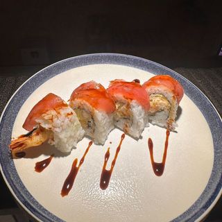 Uramaki tuna roll