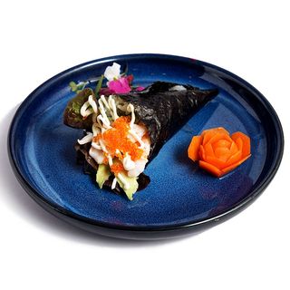 121.Temaki De Gamba Y Aguacate Tobiko