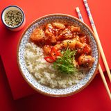 Рис з куркою в кисло-солодкому соусі