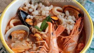 Zuppa di farro ai frutti di mare