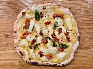 Pizza alla crema di patate