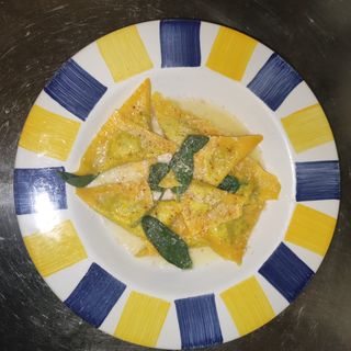 ravioli ricotta e spinaci