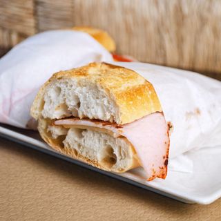 Bocata de Lomo con queso