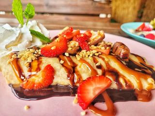 13- Naleśnik Snikers