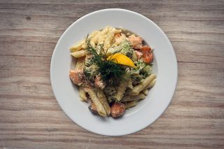 Penne z łososiem i brokułami 300g