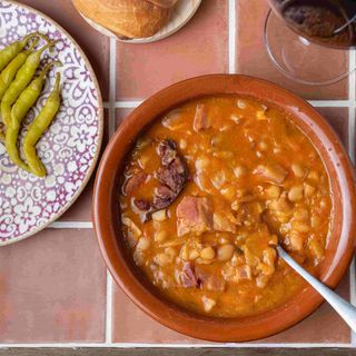 Alubias de Gernika con sus sacramentos