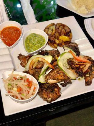 Demi Poulet Braisé + Alloco