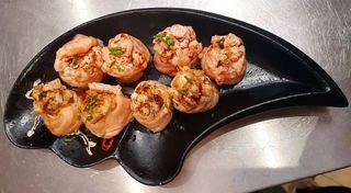 Gunkan Sake Braseado