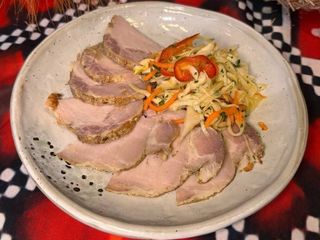 Буженина з капустяним салатом