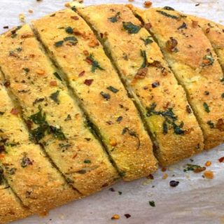 Bagietka czosnkowa. (Cena zawiera opłatę konsumencką SUP 0,27zł)