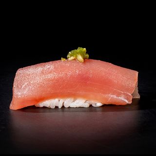 141. Nigiri tuna