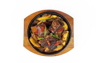 Томленые говяжьи ребра (350 гр)