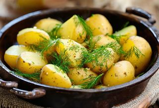 Ziemniaki z wody z koperkiem