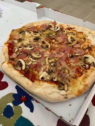 12-Pizza De Jamón Con Champiñones Y Bacon (33 Cm.)