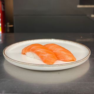 Niguiri Salmão trufado (2 pçs)