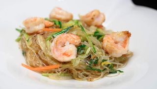 317. Spaghetti soia, gamberi e verdure