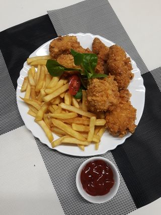 Nuggety i frytki