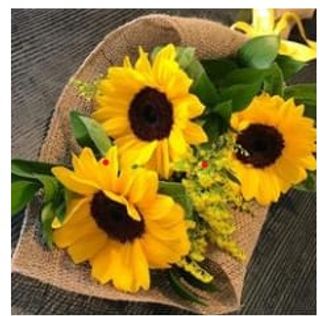 Mazzo girasoli con verde e complementi 6 girasoli