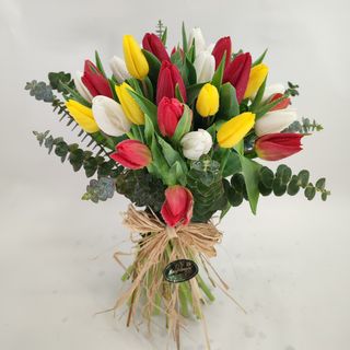 Ramo de Tulipas de Cores Sortidas 