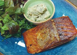 Сьомга филе на плоча (350г)