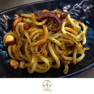 Yaki udon con polpo e gambero