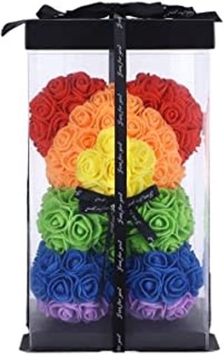 Orso con fiori finti e cuore arcobaleno 