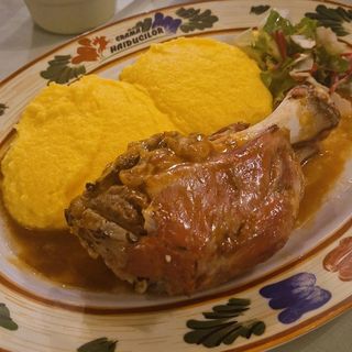 Ciolan de porc la cuptor cu balmos si varza murata 800g